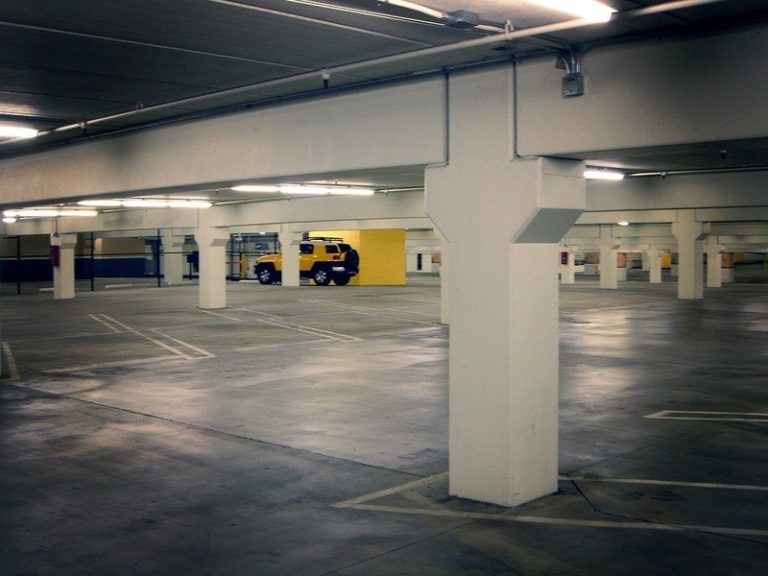 Koppel verzamelt voor 11.000 euro aan boetes in eigen parking