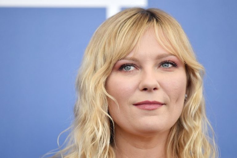 Kirsten Dunst rookte per ongeluk joint op filmset