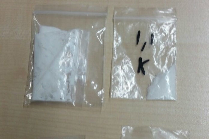 Politie vindt drugs in auto met de tekst “I love ketamine”