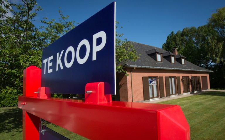 Huis staat te koop, maar er is iets vreemd aan de hand