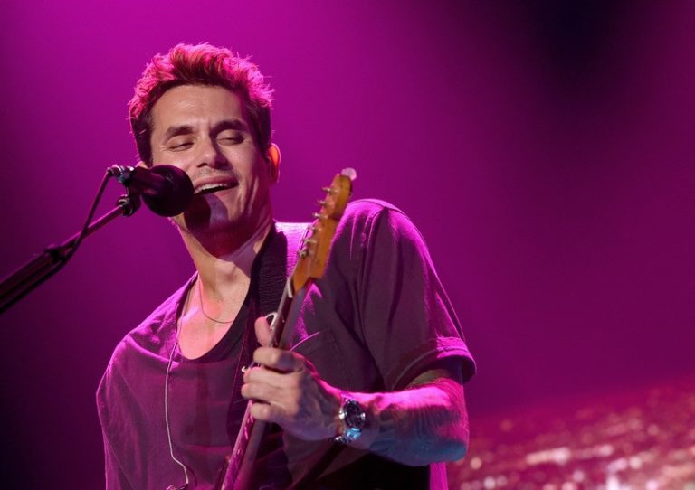 John Mayer geeft vader studiebeurs cadeau