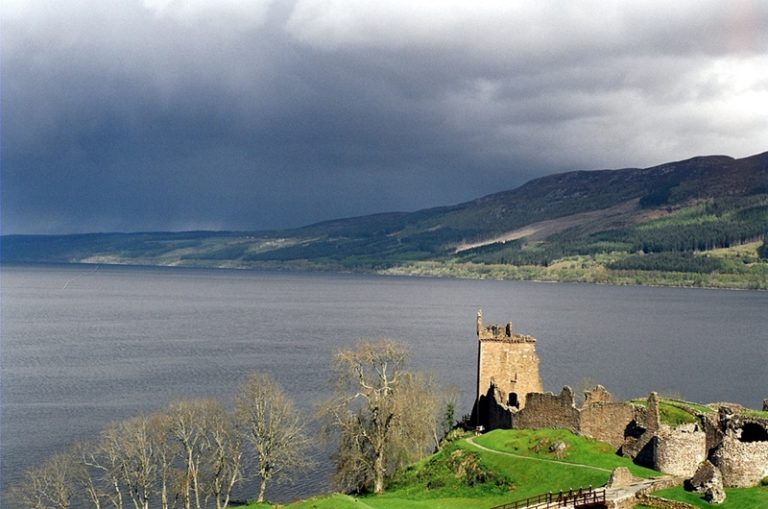 B&B aan het meer van Loch Ness staat te koop