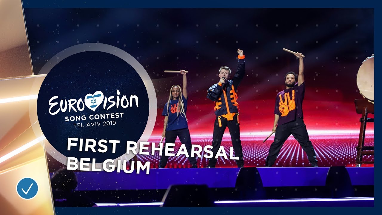 VIDEO. Outfit Belgische inzending Eurosong valt niet in de smaak “Het