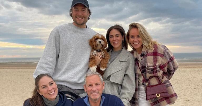 Familiefoto van Gert Verhulst doet vragen rijzen: “Waar is de vriend van Marie?!”